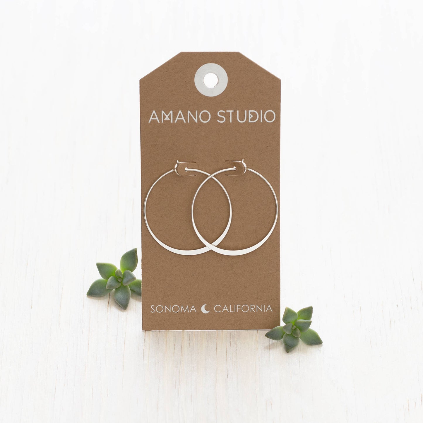 1.5" Classic Hoop Earrings: Gold