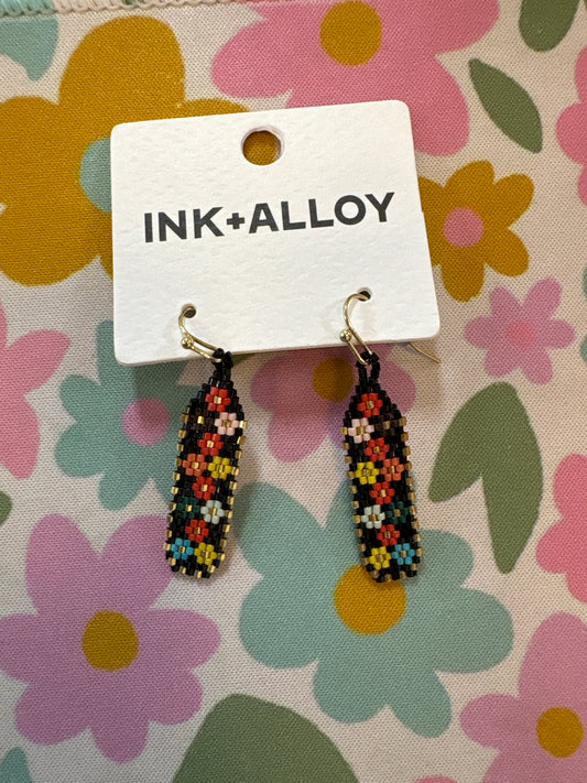 Nadia floral design petite
luxe earring black